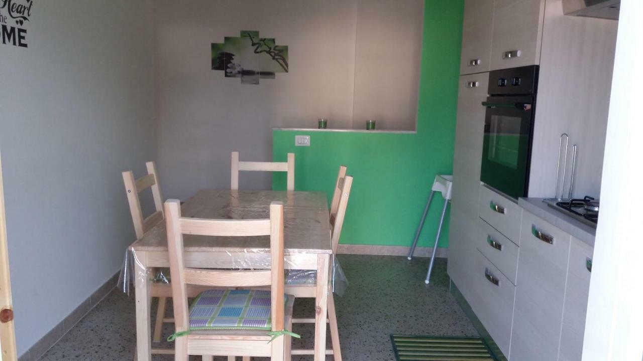 Mela Verde Minturno Bagian luar foto